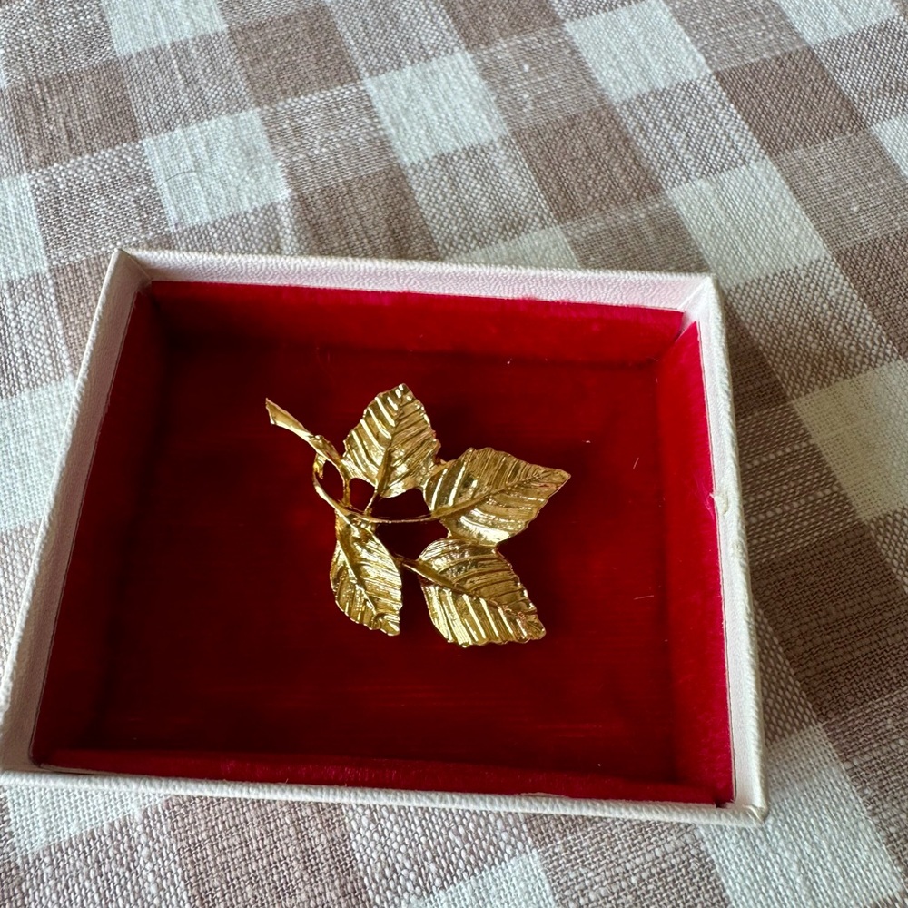 Vintage Fifth Avenue Goldtone Four Leaf Brooch
